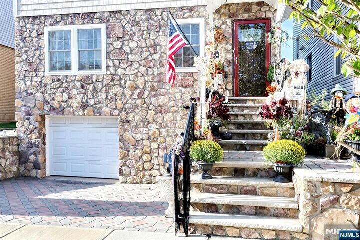 Property Photo:  119 Crystal Street  NJ 07031 