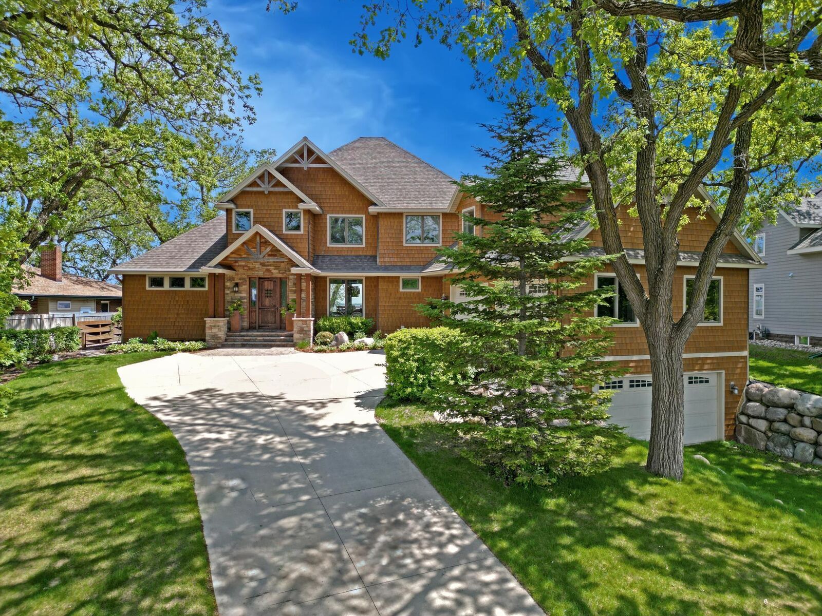 Property Photo: 263 Lake Avenue N MN 56288