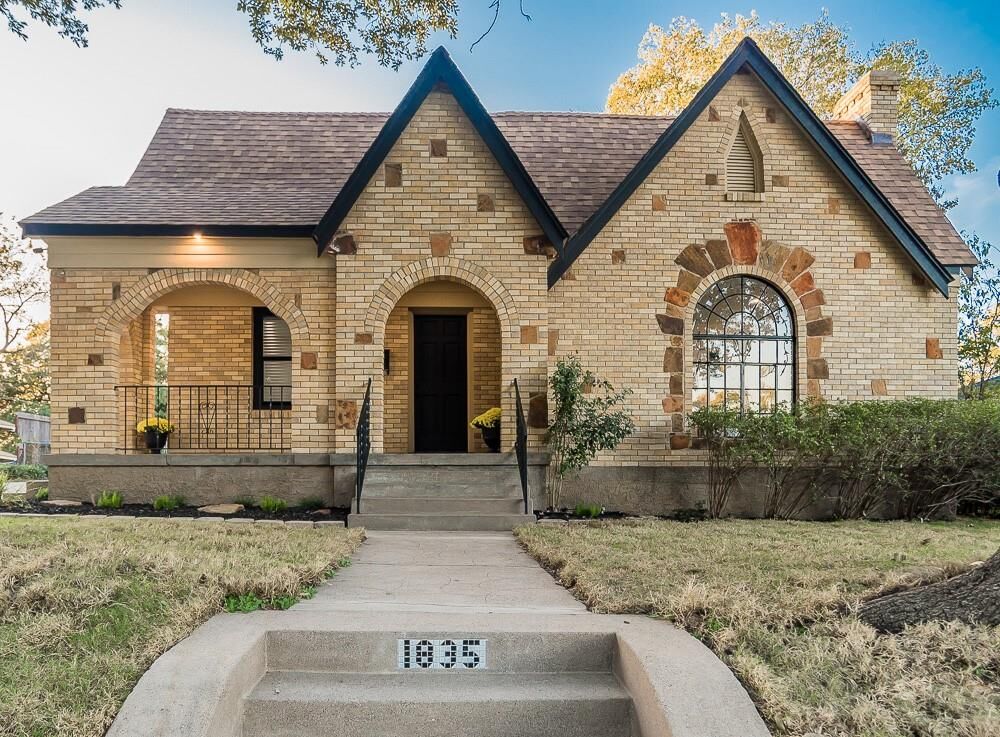 Property Photo: 1835 Cedar Crest Boulevard TX 75203