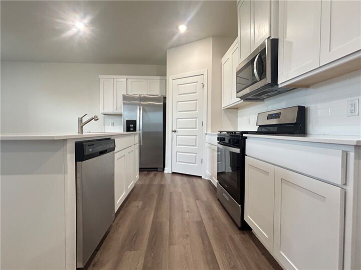 Property Photo: 4825 W Triangle Street AR 72704