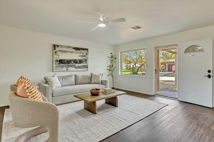 Property Photo: 433 W Forest Drive OK 73064