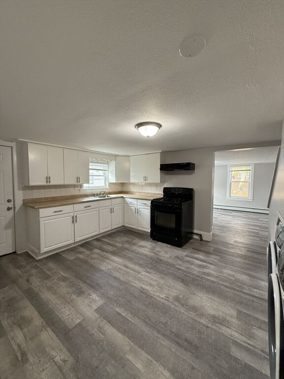 Property Photo: 142 Pleasant St 142 MA 01826