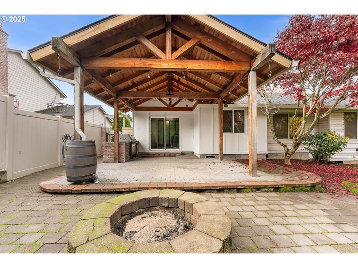 Property Photo: 11103 NW 5th Ave WA 98685