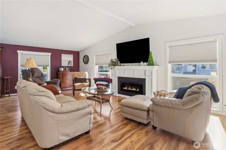 Property Photo: 620 NE Saturn Lane WA 98311