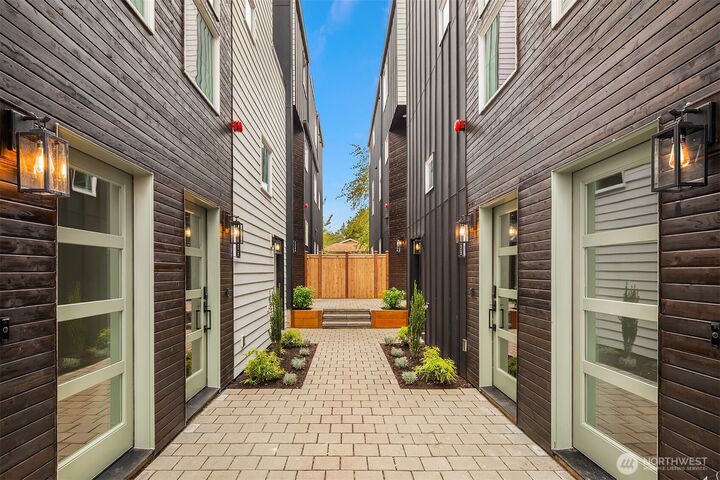 9029  8th Avenue NW B  Seattle WA 98117 photo