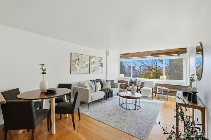 Property Photo: 705 E Republican Street # 403 WA 98102