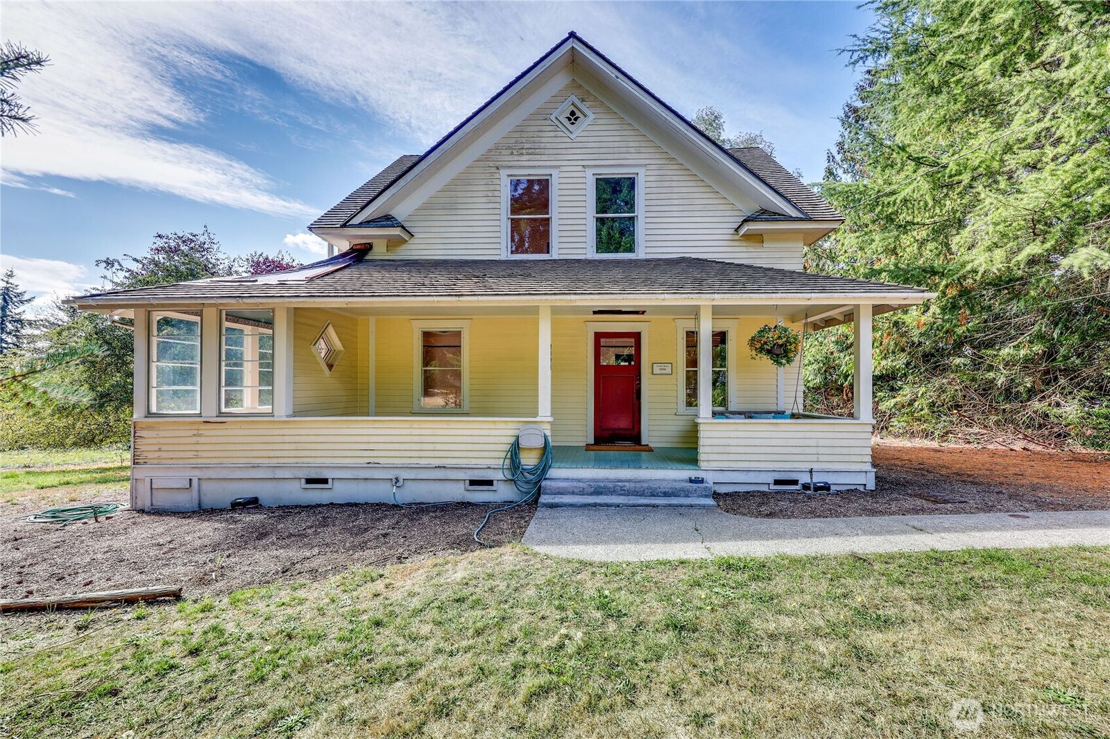 Property Photo: 9595 NE Windsong Loop WA 98110