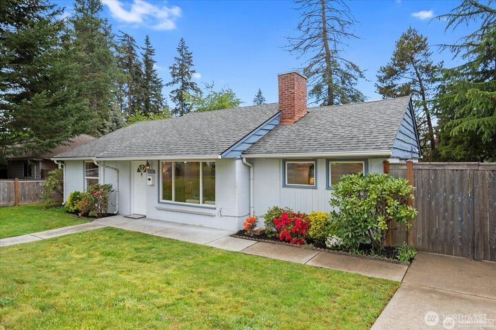 18031  9th Avenue NE  Shoreline WA 98155 photo