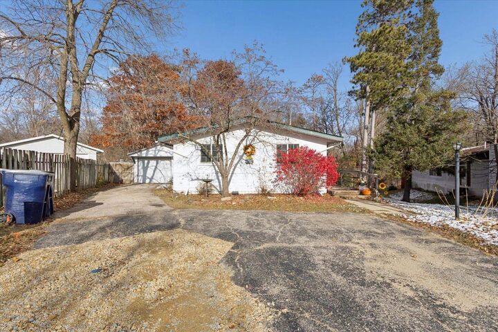 Property Photo: 74 Falling Creek Circle WI 53548