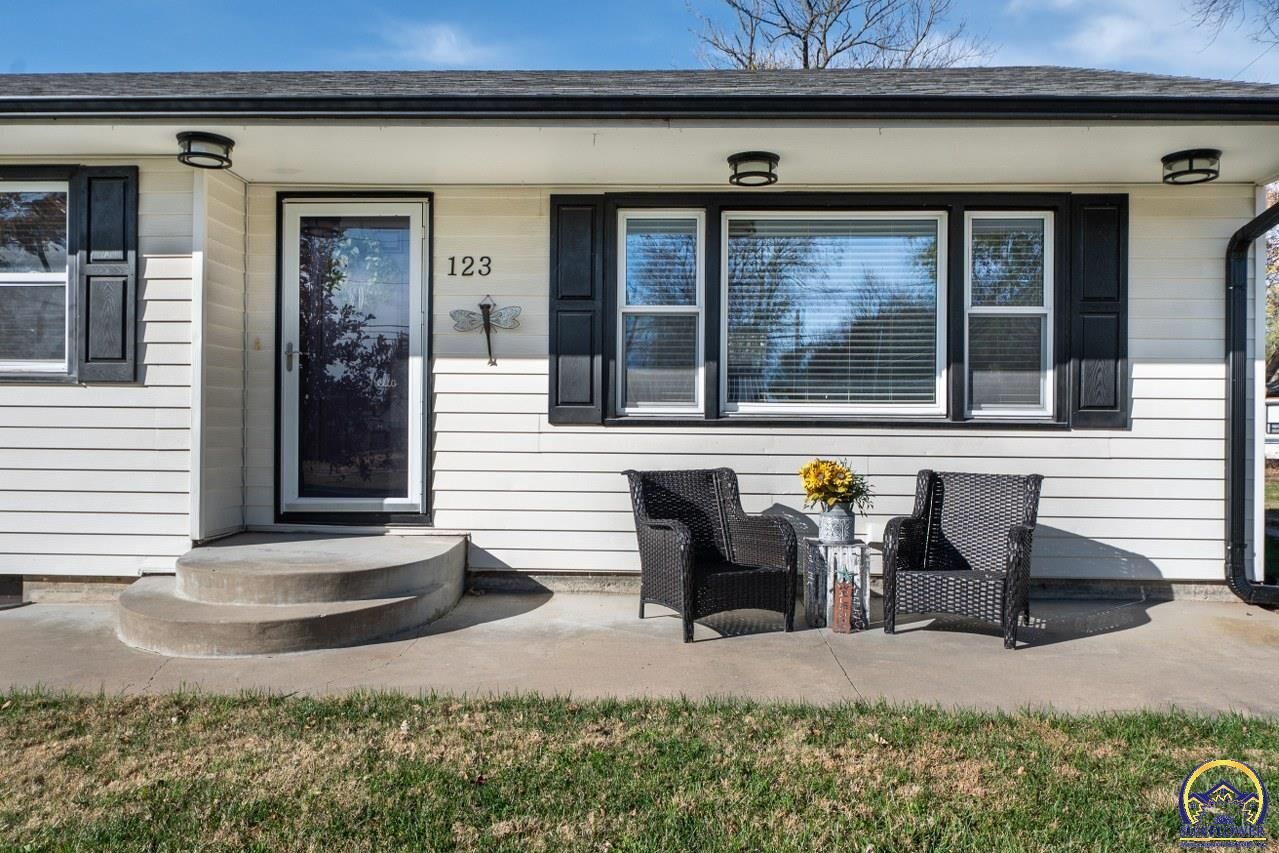 Property Photo: 123 S 3rd St KS 66523