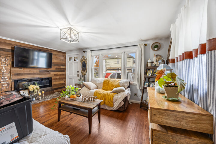 Property Photo: 93 Stanwood Street CT 06110