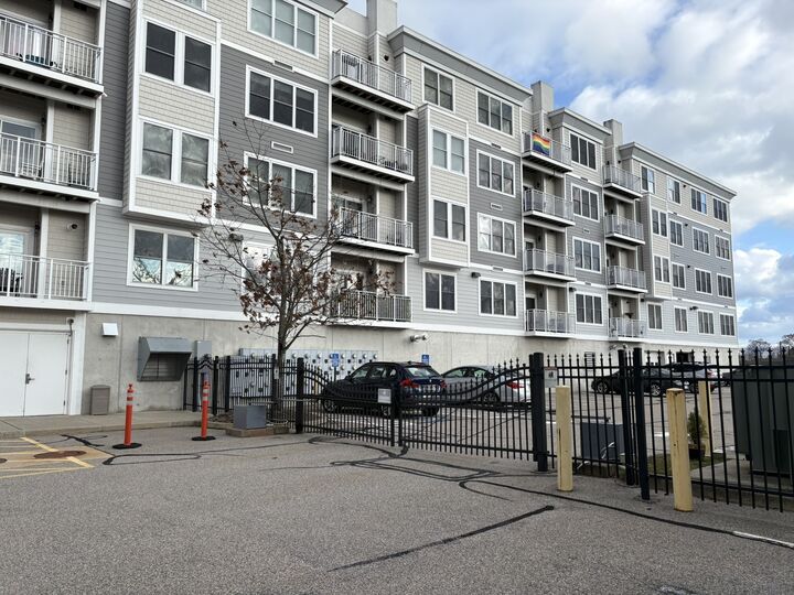 400 Bank Street Apt 105  New London CT 06320 photo