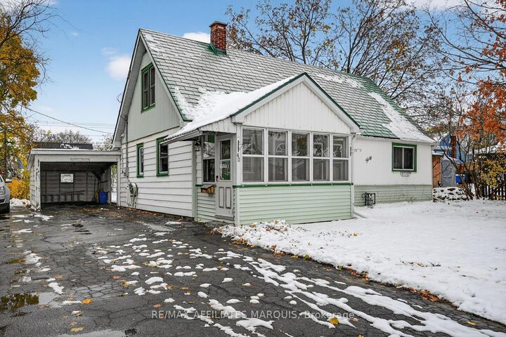 40 Oak Street  Smiths Falls ON K7A 3T4 photo