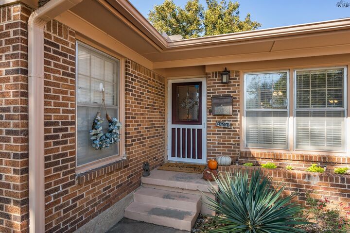 Property Photo: 4122 Blanton Street TX 76308