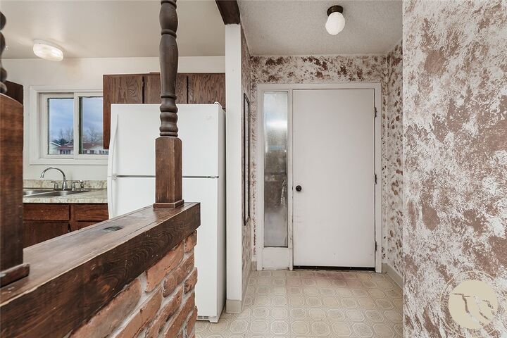 Property Photo: 1022 7th Avenue MT 59044