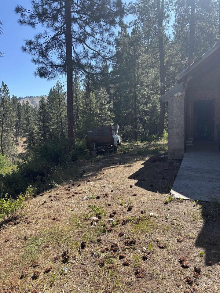 Property Photo:  8 Klondike Road  ID 83716 