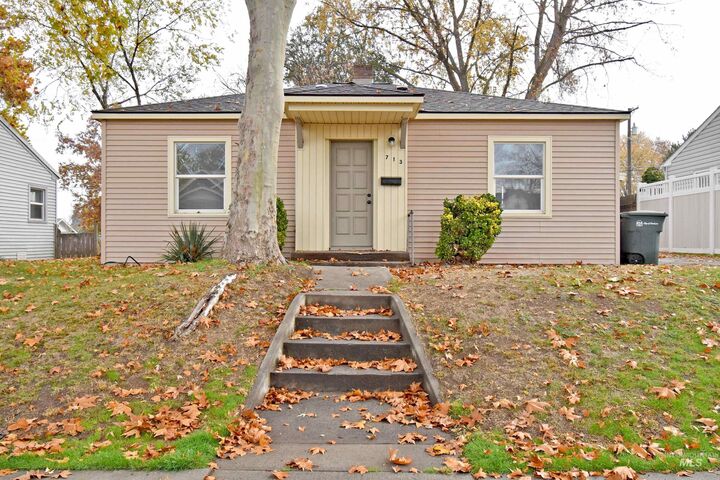 Property Photo:  713-715 4th Street  WA 99403 