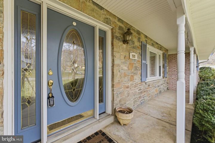 Property Photo: 2631 E Meredith Drive VA 22181