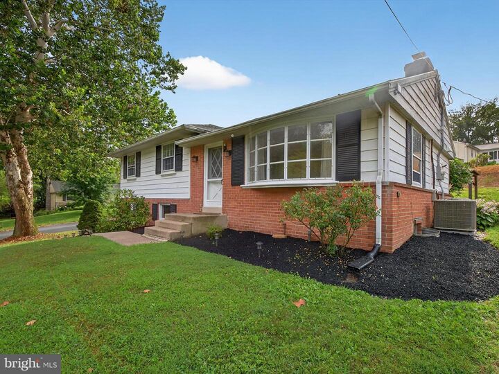 Property Photo: 880 Corvair Road PA 17601