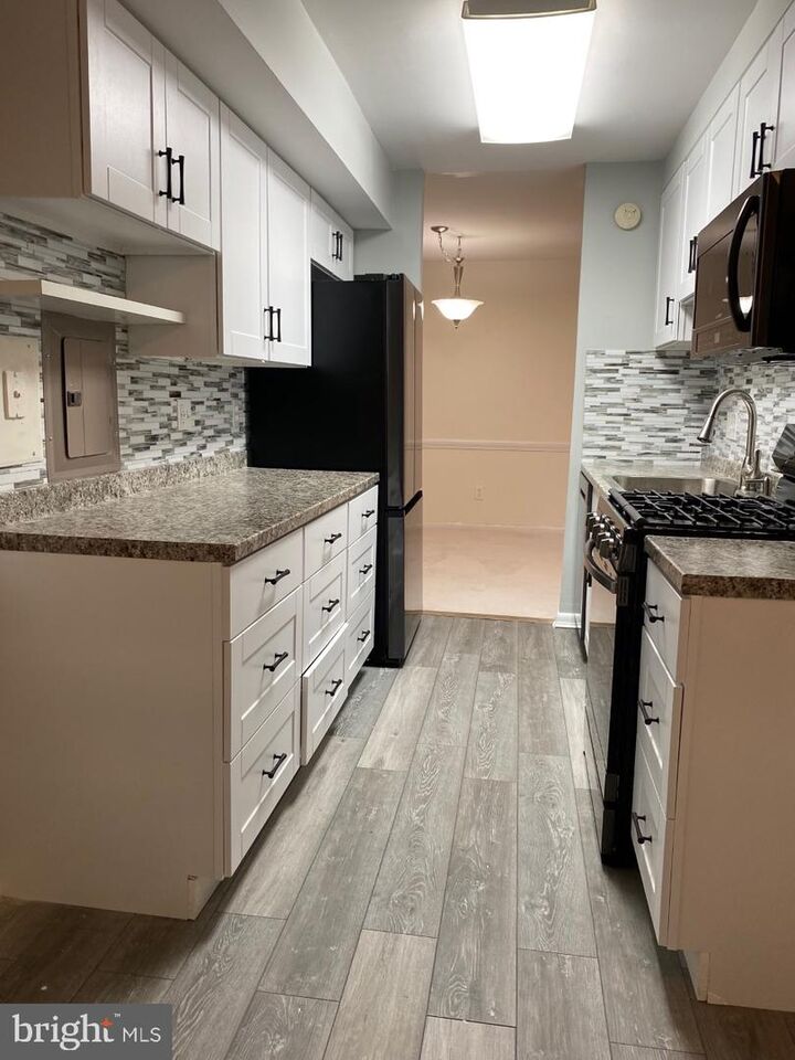 Property Photo:  8316 Tobin Road 13  VA 22003 