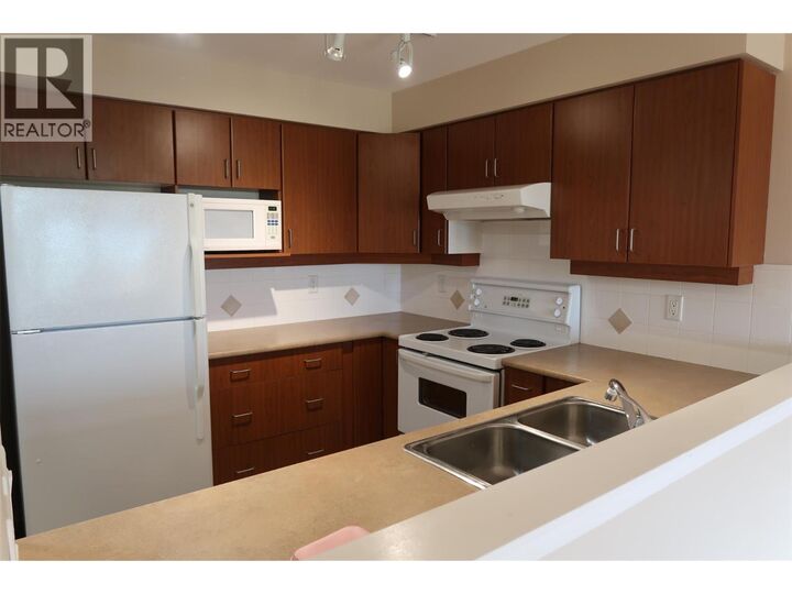 Property Photo: 7600 Cottonwood Drive 404 BC V0H 1V0