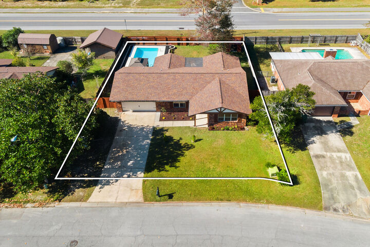 Property Photo: 2003 Plumosa Palm Drive FL 32578