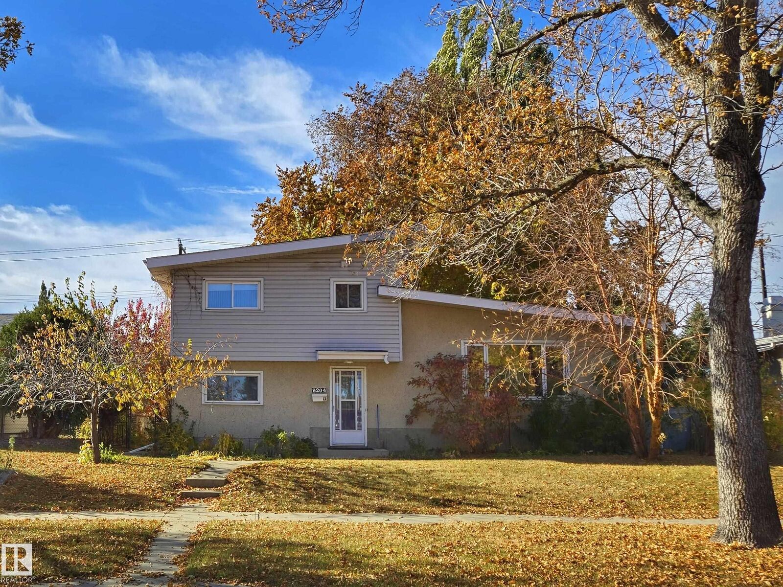 Property Photo:  8204 163 Street NW  AB T5R 2N3 