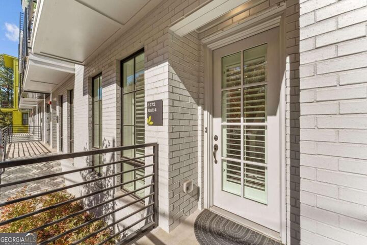 Property Photo:  1272 Longreen Terrace 4  GA 30318 