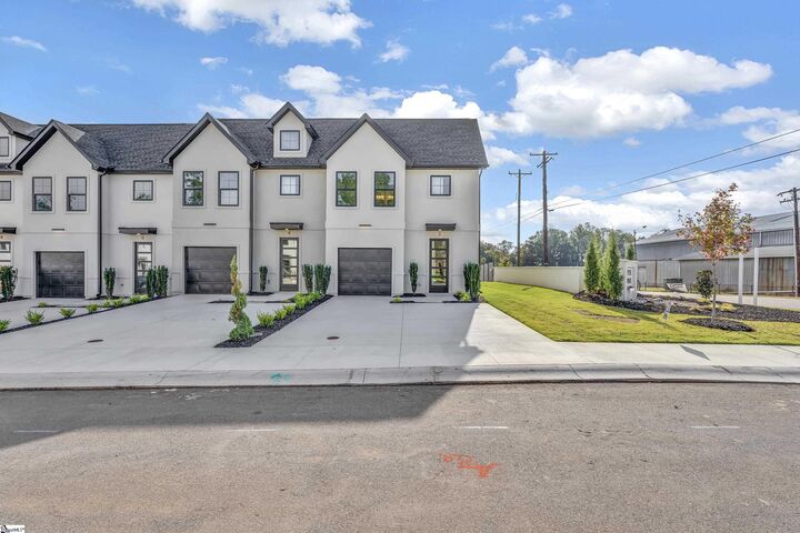 Property Photo: 2 Taverly Drive SC 29605