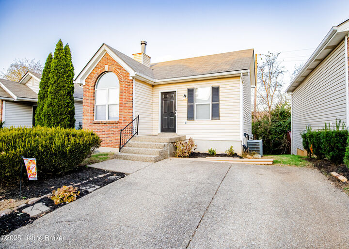 Property Photo:  12505 Kiawah Ct  KY 40245 