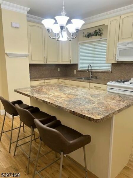 Property Photo:  370 Knickerbocker Ave 2  NJ 07503 