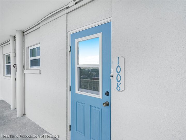 Property Photo: 2131 Lakeview Drive 1008 FL 33870