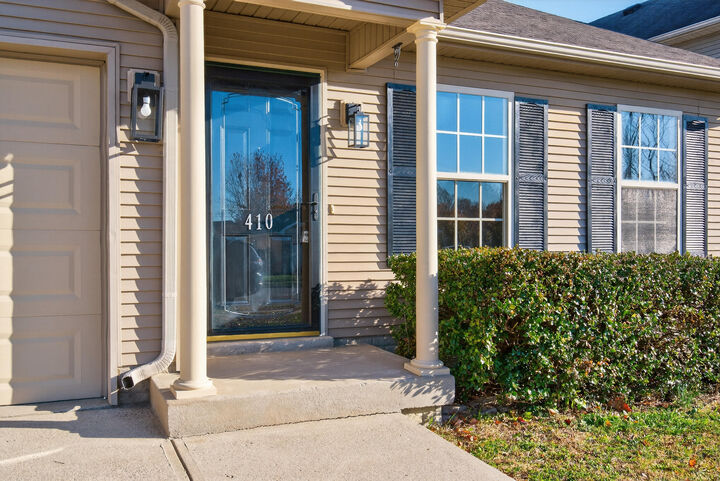 Property Photo: 410 Wellington Way KY 40391
