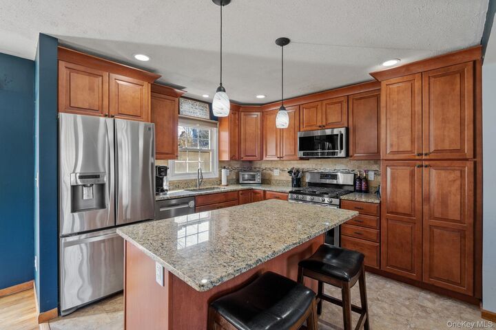 Property Photo:  14 Lenape Road  NY 12550 