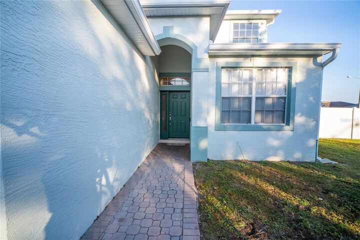 Property Photo: 3135 Turret Drive FL 34743