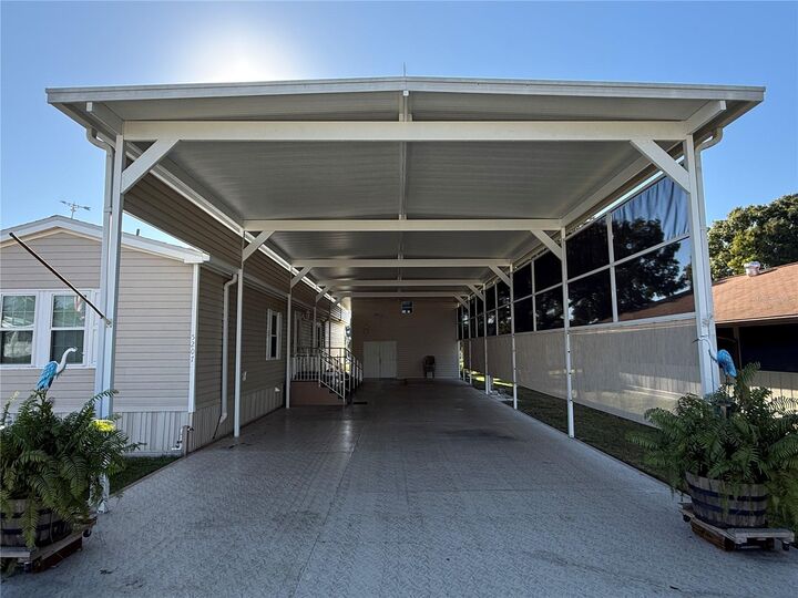 Property Photo:  5207 Island View Circle S  FL 33868 