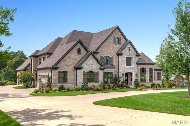 Property Photo:  13 Roclare Lane  MO 63131 