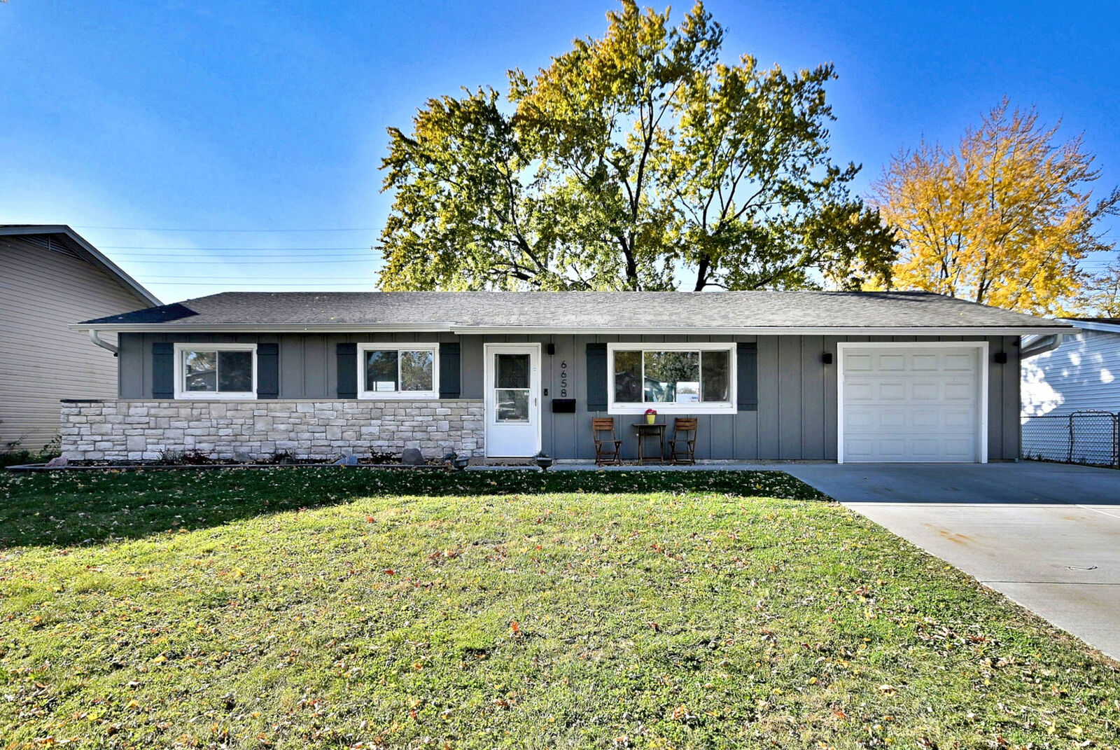 Property Photo:  6658 Valley View Road  IL 60133 