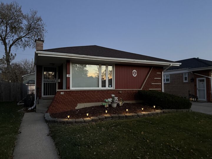 Property Photo:  145 Rice Avenue  IL 60104 