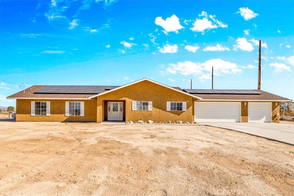 Property Photo: 4623 Saddlehorn Road CA 92277