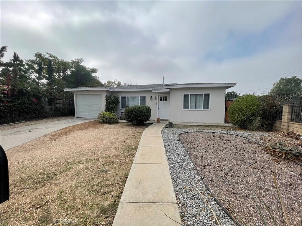 Property Photo: 606 E De Anza Circle E CA 91761