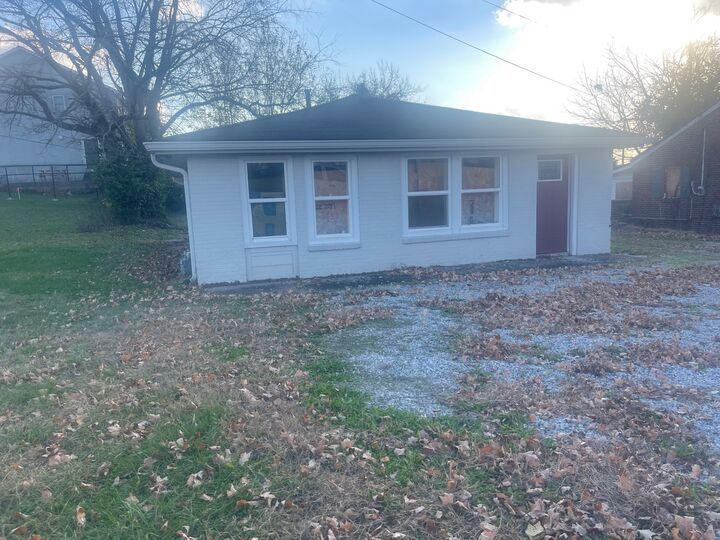 Property Photo: 506 15th Ave W TN 37172