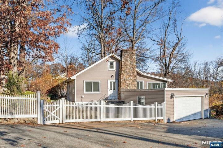 83 Lakeview Avenue  Ringwood NJ 07456 photo