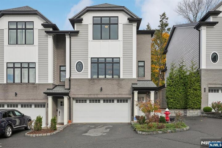 Property Photo:  555 Edgewater Avenue 103 Reserve Ct.  NJ 07657 