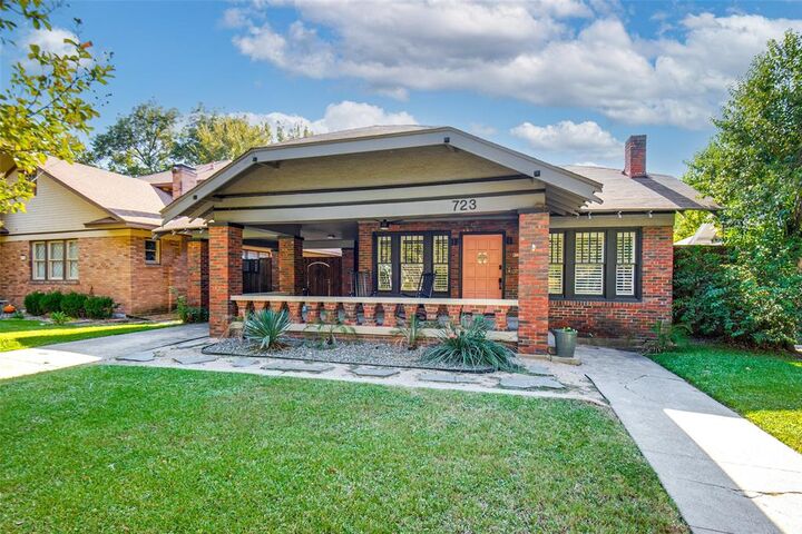 Property Photo: 723 Skillman Street TX 75214
