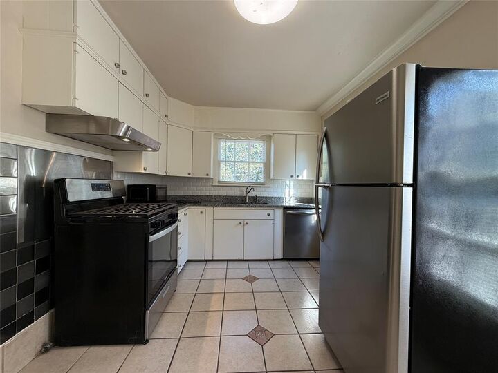 Property Photo:  1321 Smilax Avenue  TX 76111 