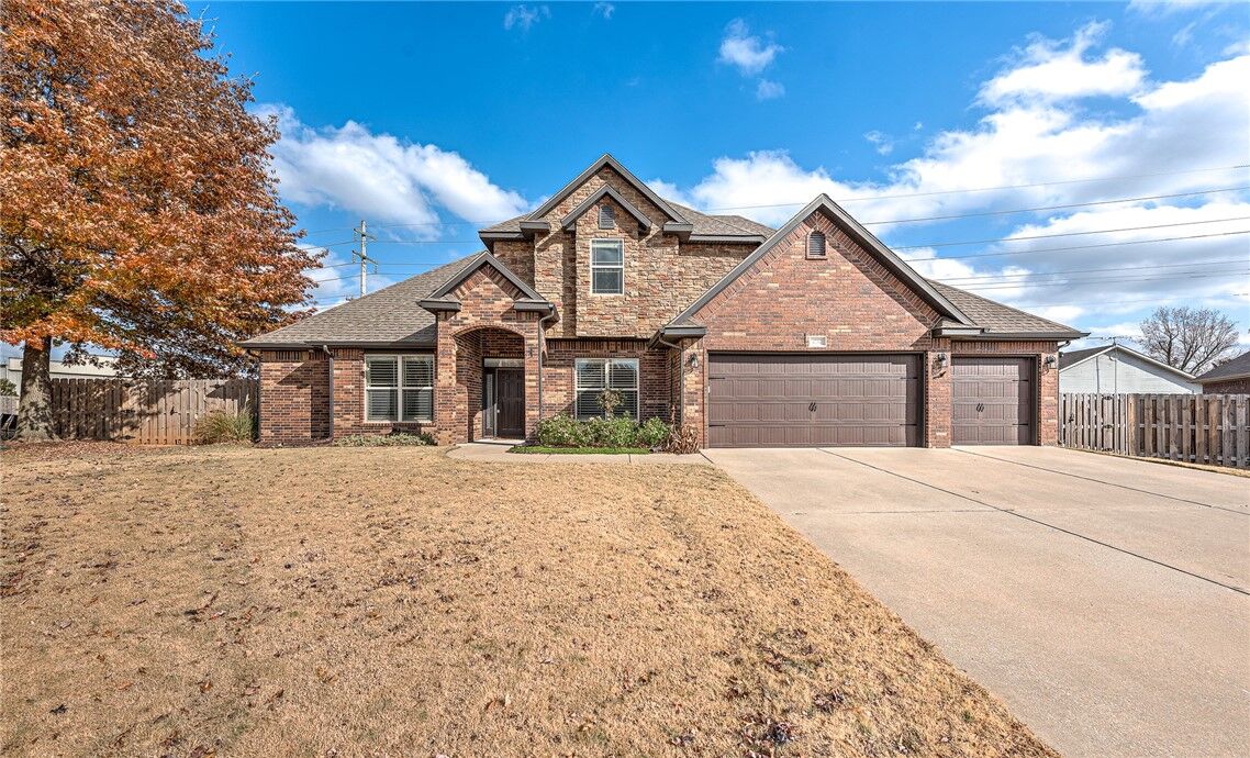 Property Photo: 4280 W Water Lilly Court AR 72704