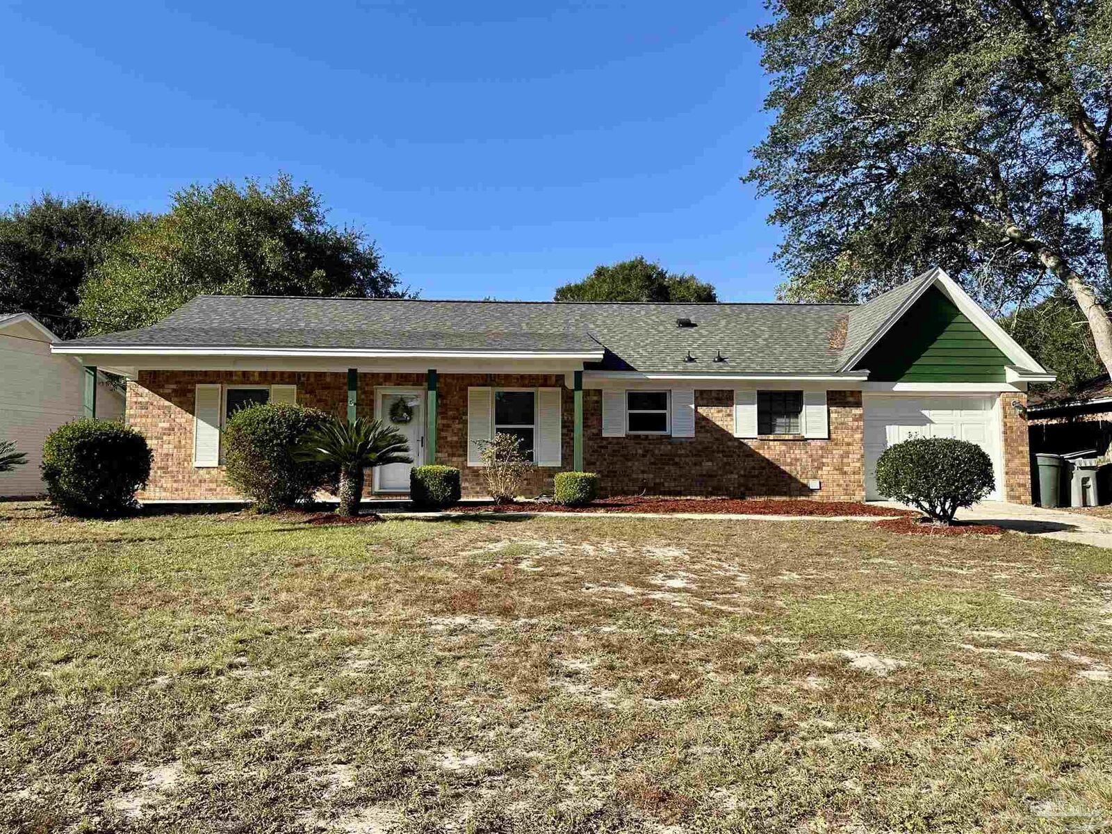 Property Photo:  10714 Silver Creek Dr  FL 32506 