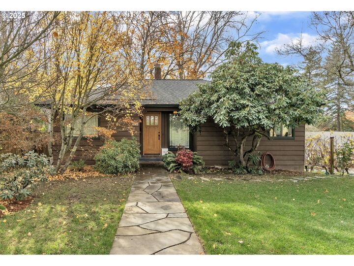 4524 SW Illinois St  Portland OR 97221 photo