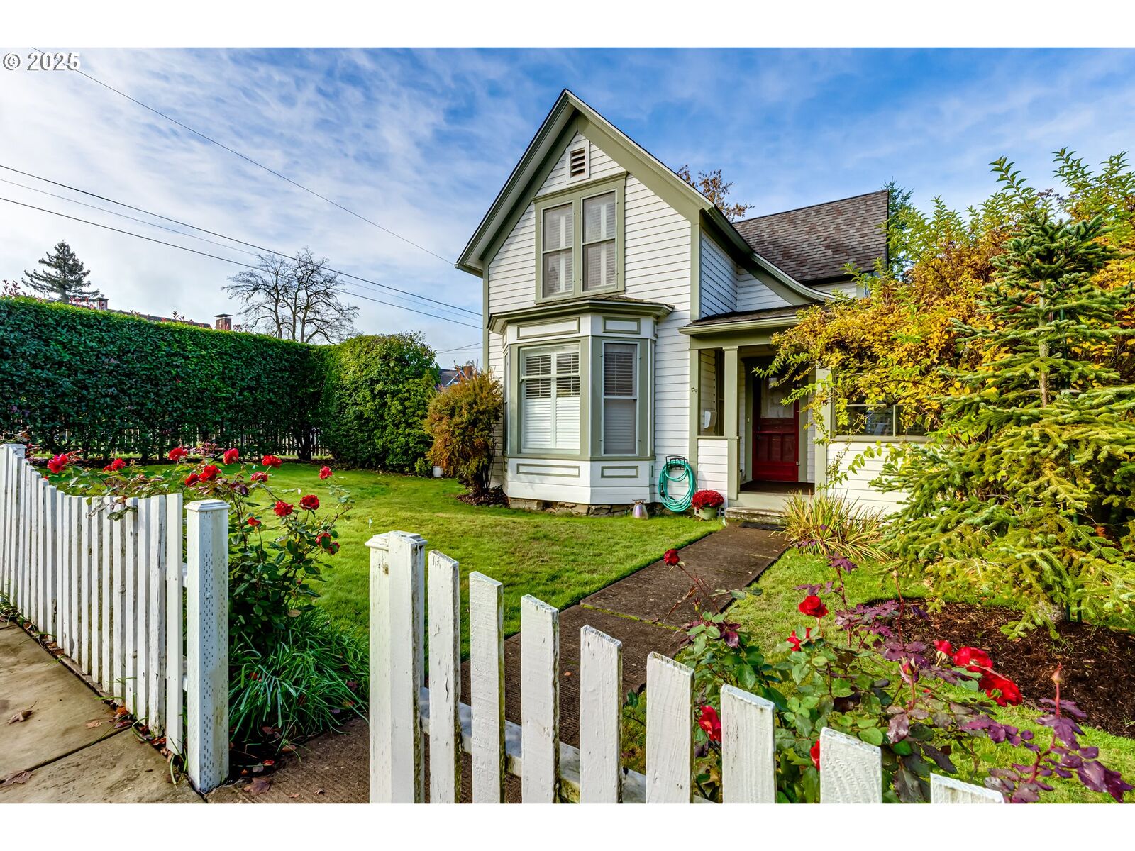 Property Photo: 1888 Lincoln St OR 97401